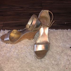 EUC Lilly Pulitzer gold and cork wedges